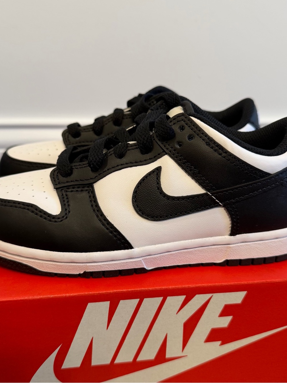 Nike Kids Low-Top Black and White Sneakers